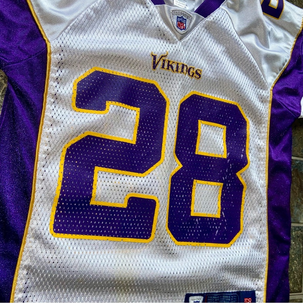 Reebok Minnesota Vikings 2007 Adrian Peterson Jersey - Picture 3 of 5